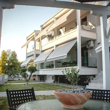 Medusa Luxury Néa Péramos