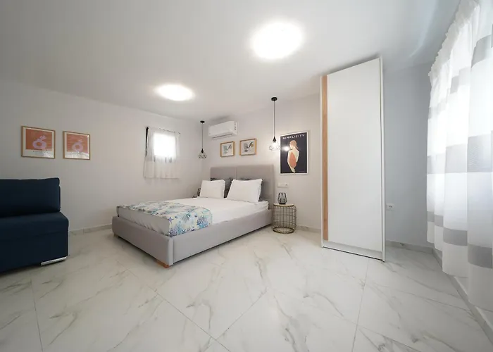 Medusa Luxury Неа-Перамос